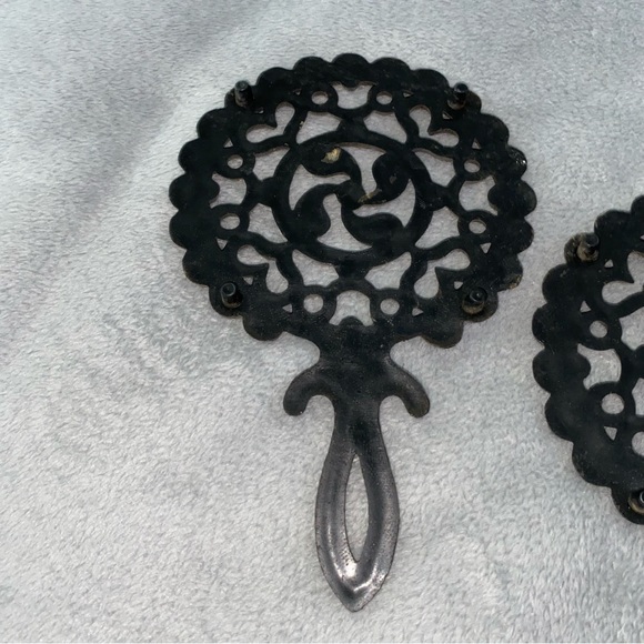 Vintage Plastic Trivets - Picture 6 of 6